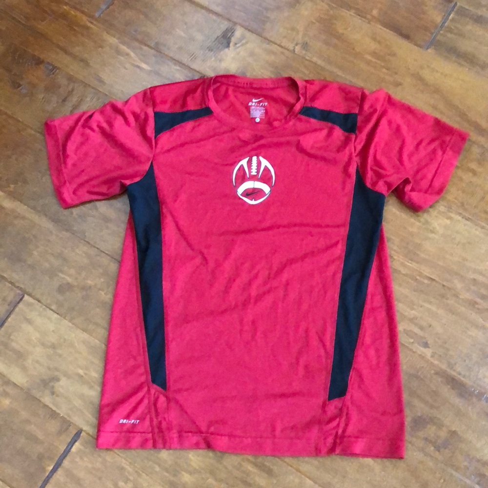 Nike DRI-FIT Boys XL 18 Red Black Short Sleeve Top Shirt FOOTBALL Extra Large